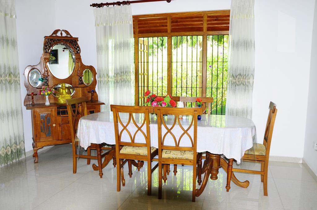 Lumbini Villa Bentota Phòng bức ảnh